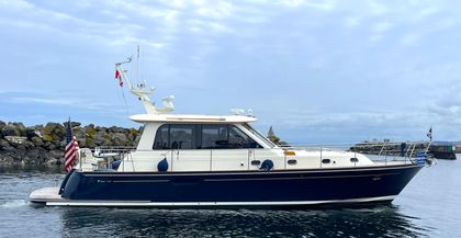 44' Hunt Yachts 2012 Yacht For Sale
